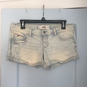 HP🎉Hollister size 5 striped shorts